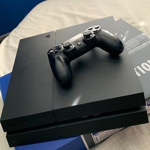 PlayStation 4 LIKE NEW